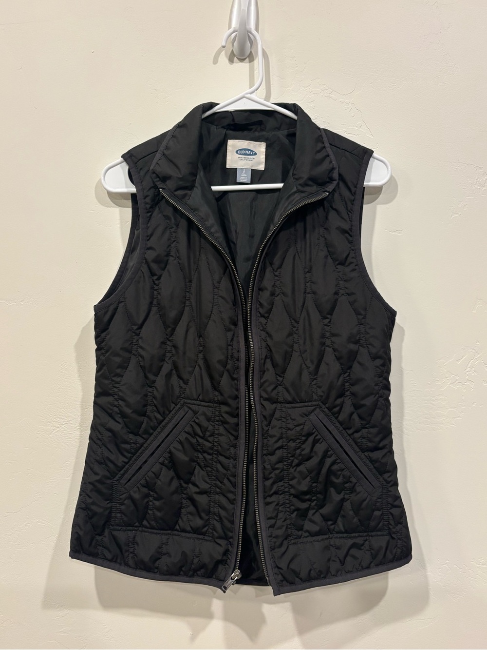 Old Navy Black Quilted Packable Vest - Women's